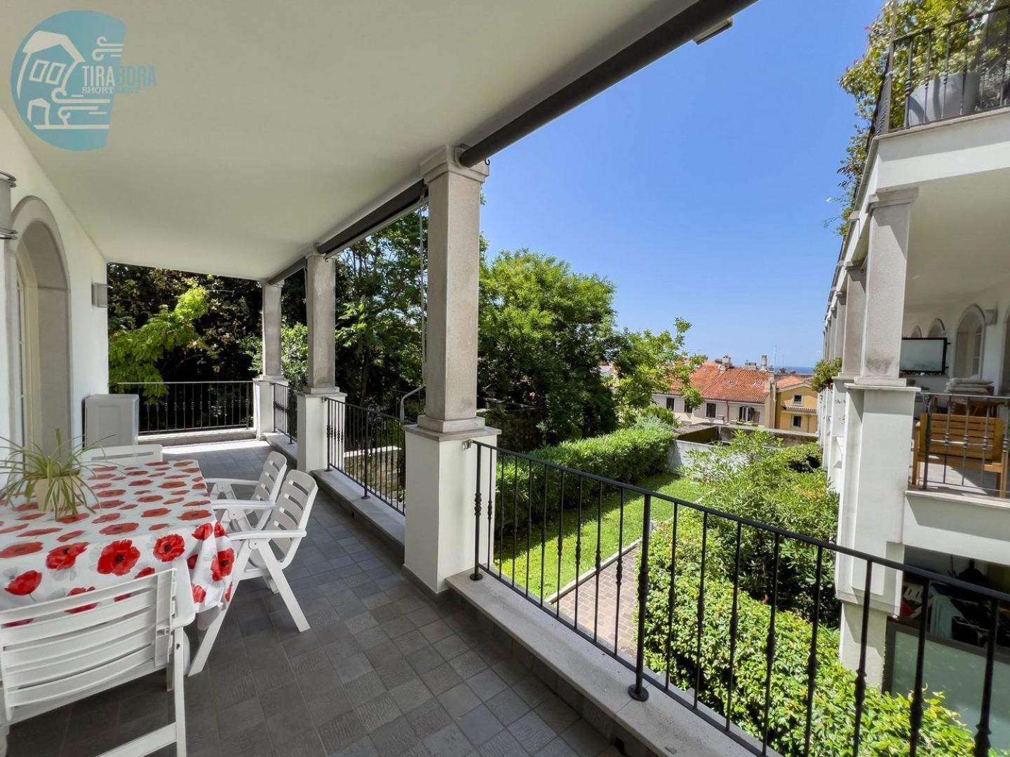 Cattedrale 5 Tirabora Short Rent Apartman Trieszt Kültér fotó
