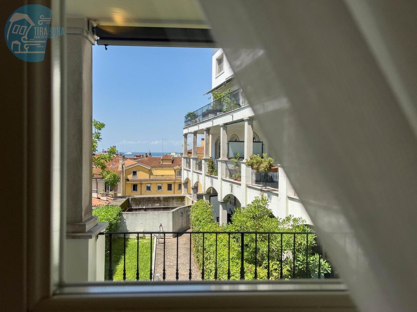 Cattedrale 5 Tirabora Short Rent Apartman Trieszt Kültér fotó